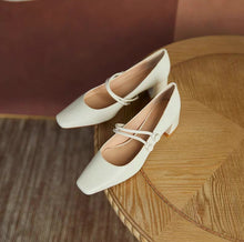 Load image into Gallery viewer, Carmen Mid Heel
