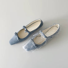 Load image into Gallery viewer, Dorothy Flats
